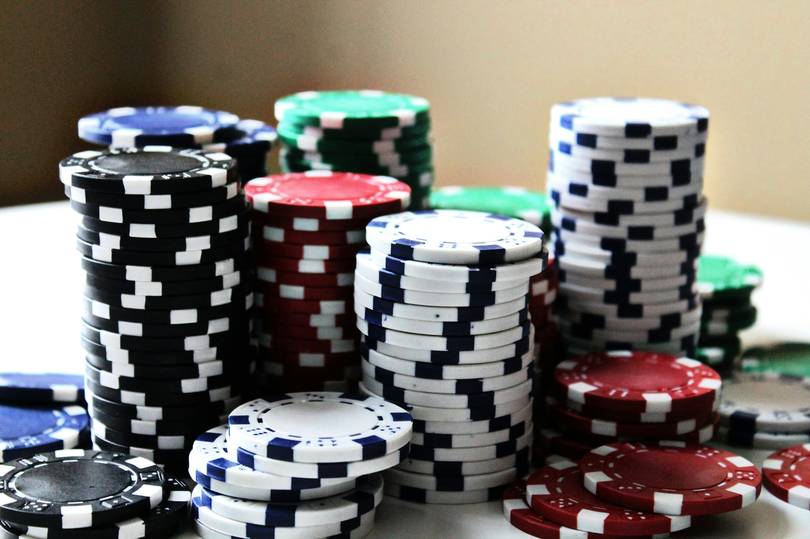 How Live Dealers Transformed Online Casinos